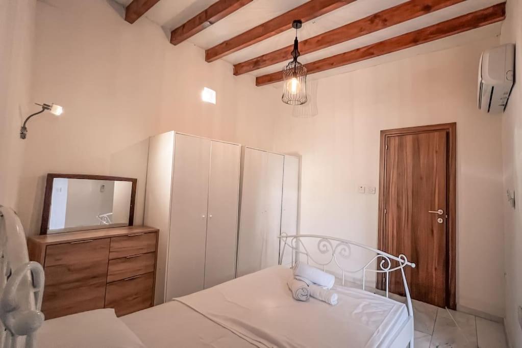 Small Village In Marathounta Apartment